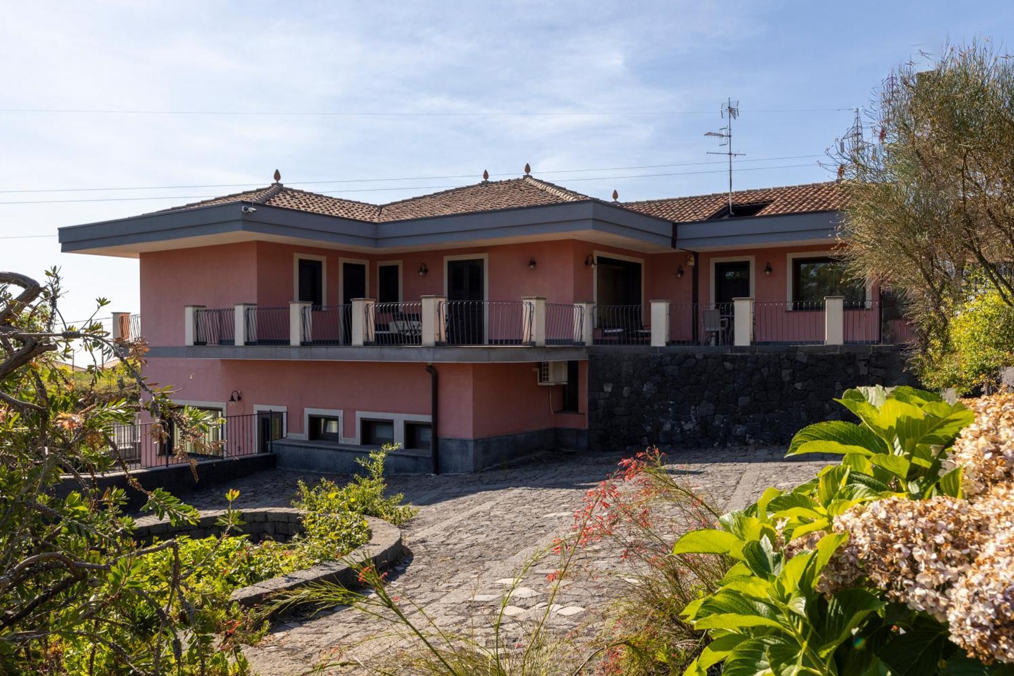 Villa Vulcano, Tra L'Etna E Il Mare Zafferana Etnea Eksteriør billede