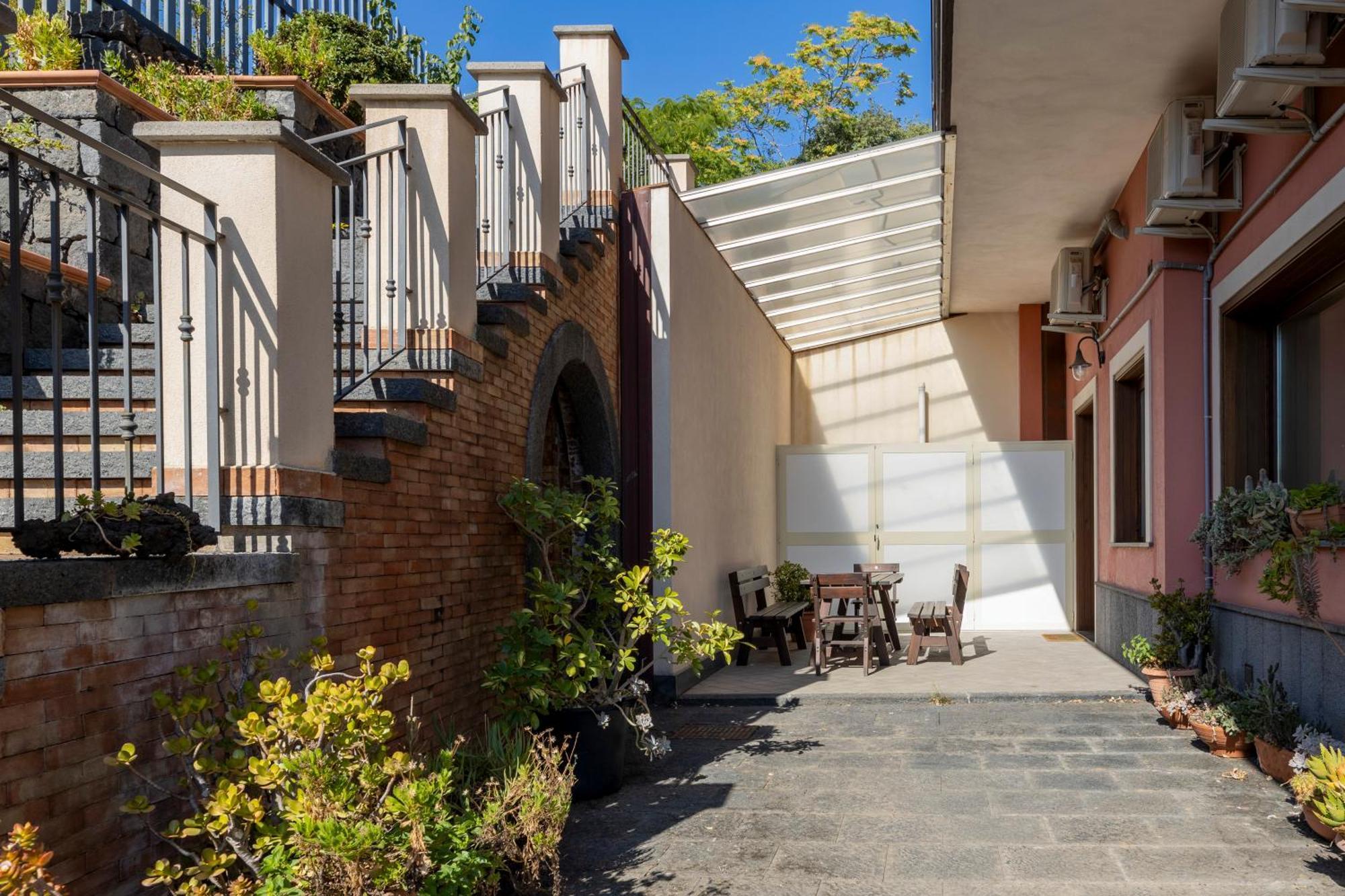 Villa Vulcano, Tra L'Etna E Il Mare Zafferana Etnea Eksteriør billede