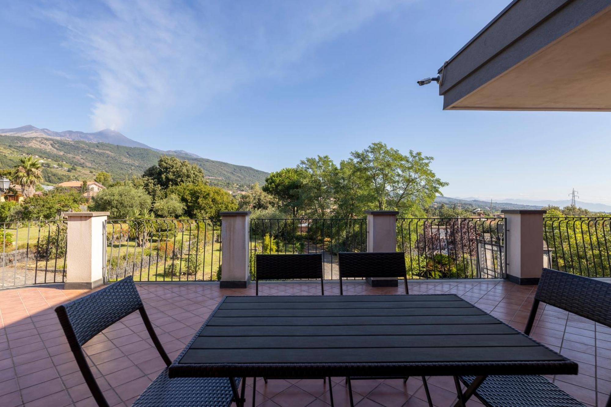 Villa Vulcano, Tra L'Etna E Il Mare Zafferana Etnea Eksteriør billede