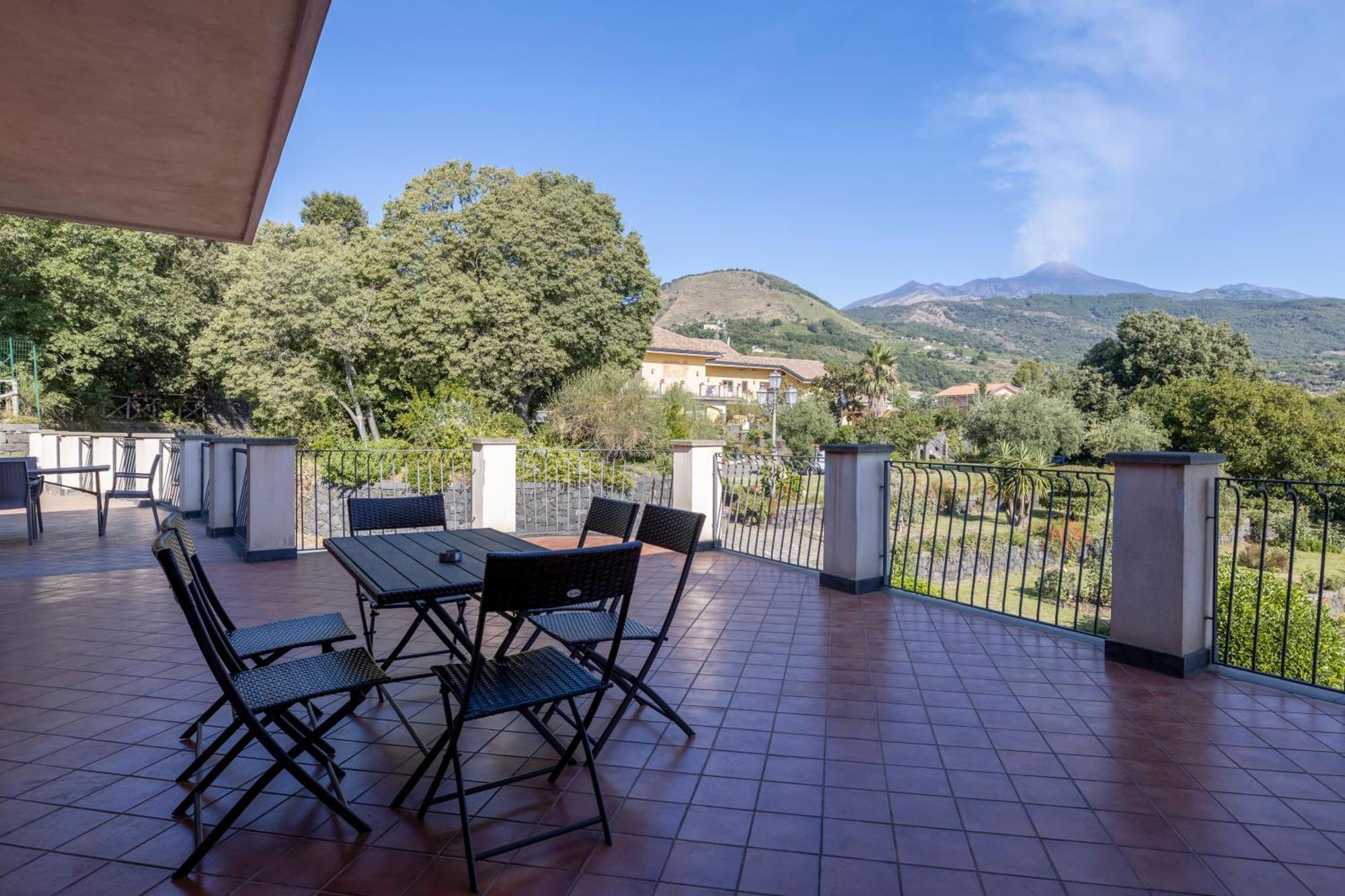 Villa Vulcano, Tra L'Etna E Il Mare Zafferana Etnea Eksteriør billede